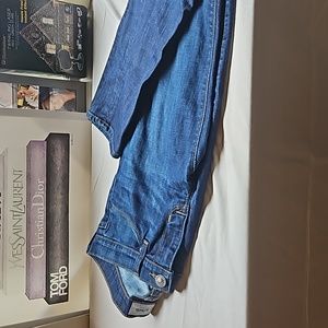 Good Used Condition Womens size 26 Hudson Jeans.